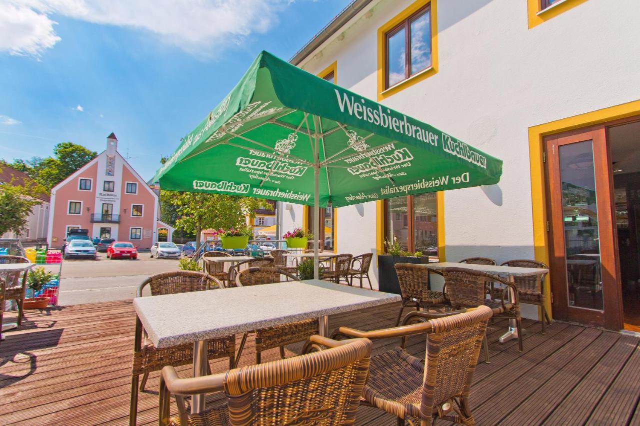 Gasthof Postbraeu Siegenburg Exterior photo