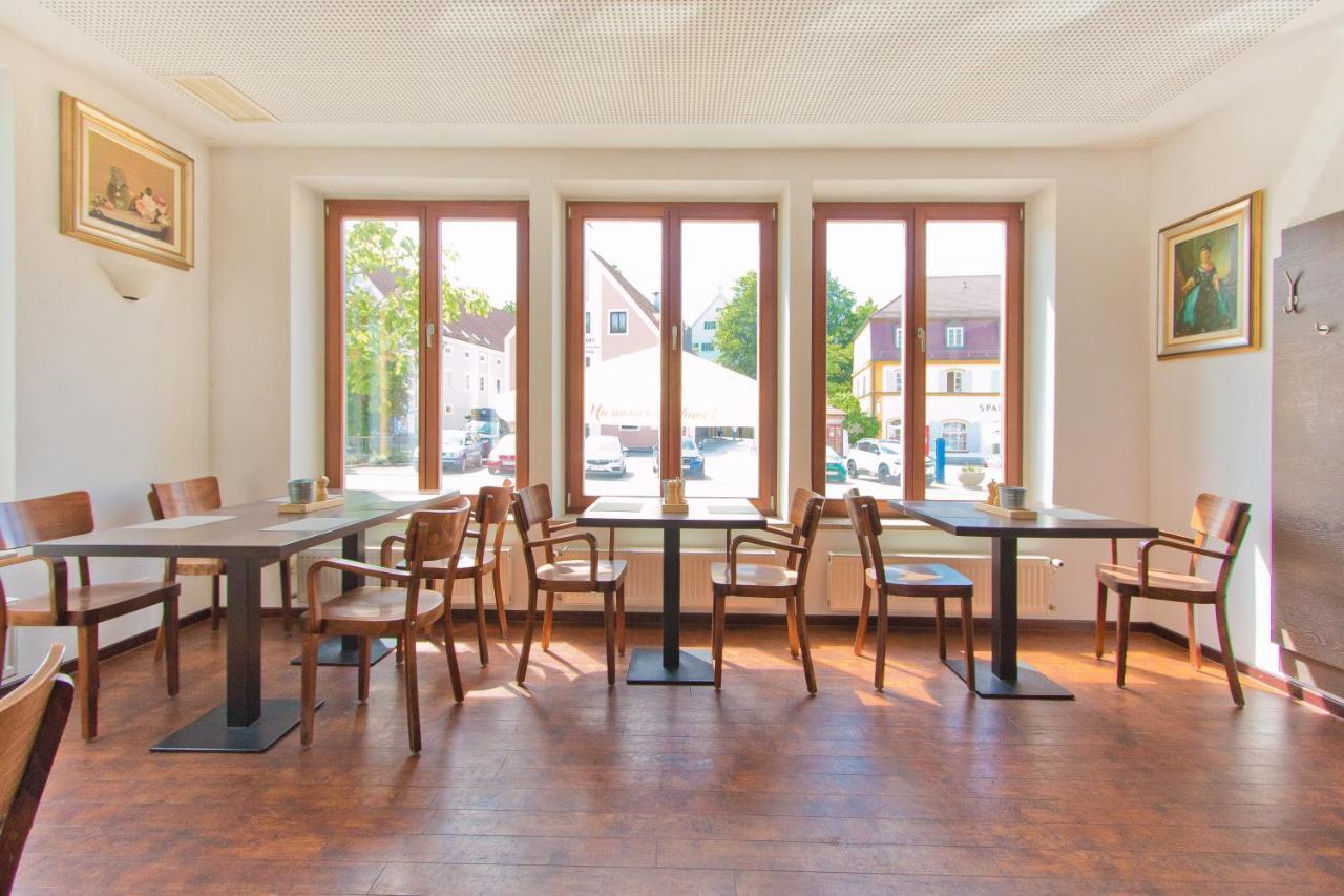 Gasthof Postbraeu Siegenburg Exterior photo
